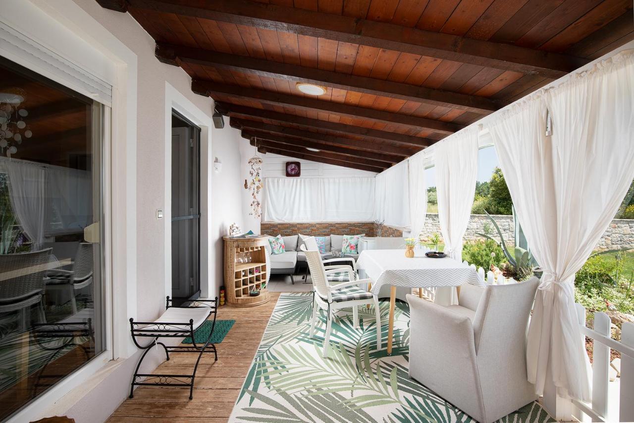 Holiday House Bilos Vodnjan Bagian luar foto