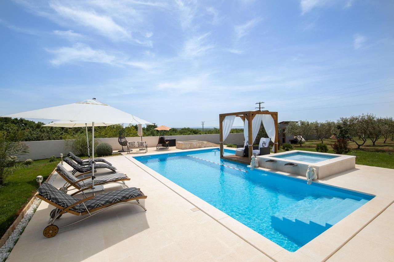Holiday House Bilos Vodnjan Bagian luar foto